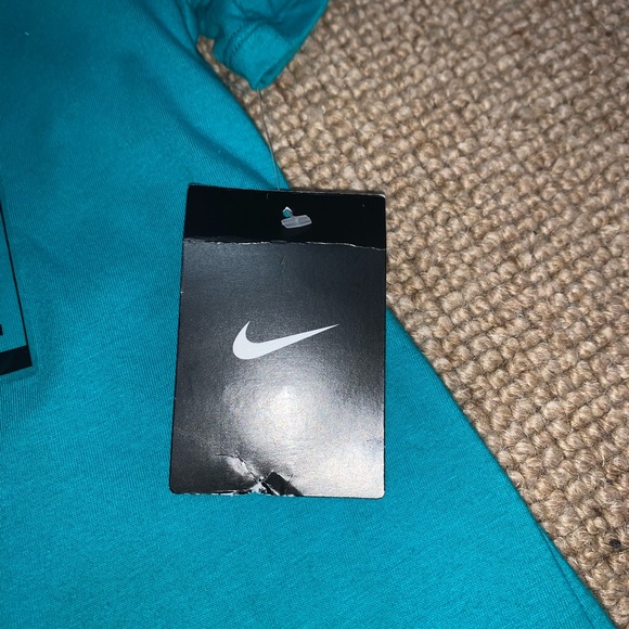 Women’s blue nike workout shirt - Picture 5 of 5